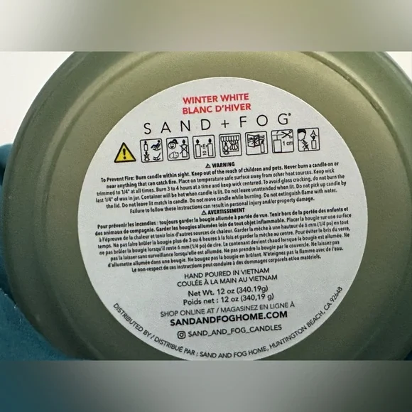 ✨New✨Sand + Fog: Winter White- 2 Wick Candle (12 oz) - Picture 3 of 3